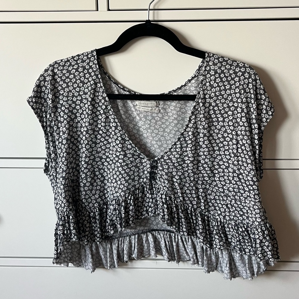 Urban Outfitters Floral crop top